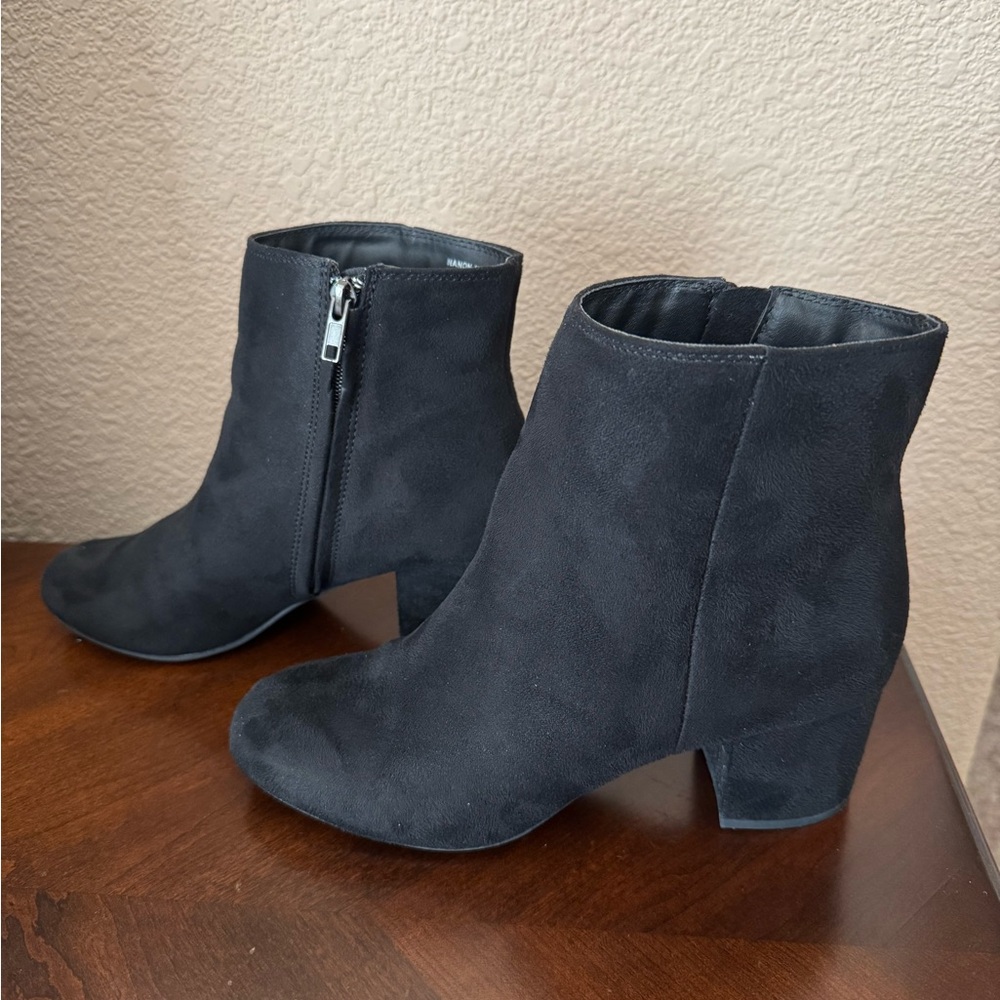 Rebel by Zigi booties. Size 8M. New.